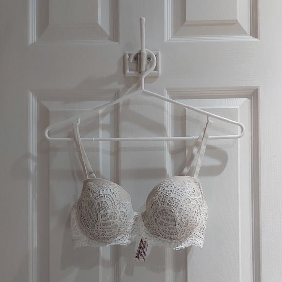 Victoria's Secret | Dream Angels Lined Demi Bra - Picture 2 of 12